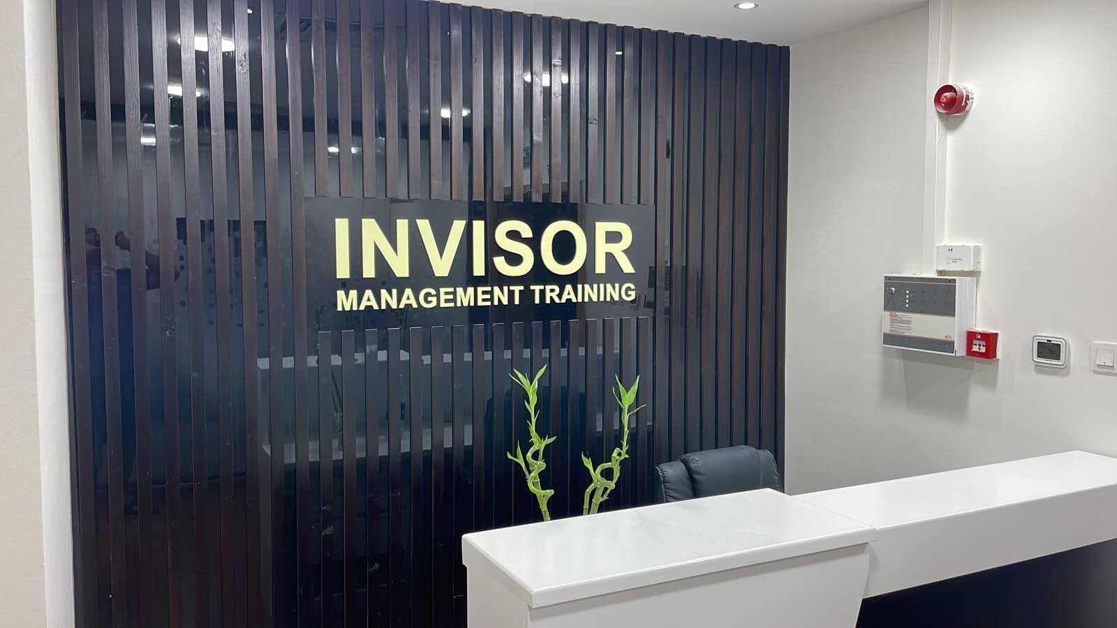 Contact Us | Invisor Dubai